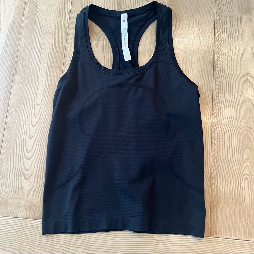 Lululemon Athletica Swiftly Tech Waist Length Size 6
